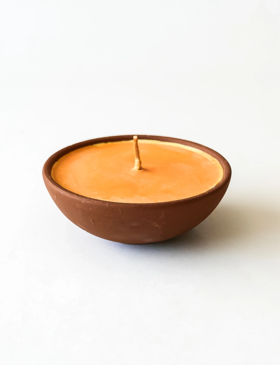 Colibri Candle in a Terracotta Clay Pot view 3