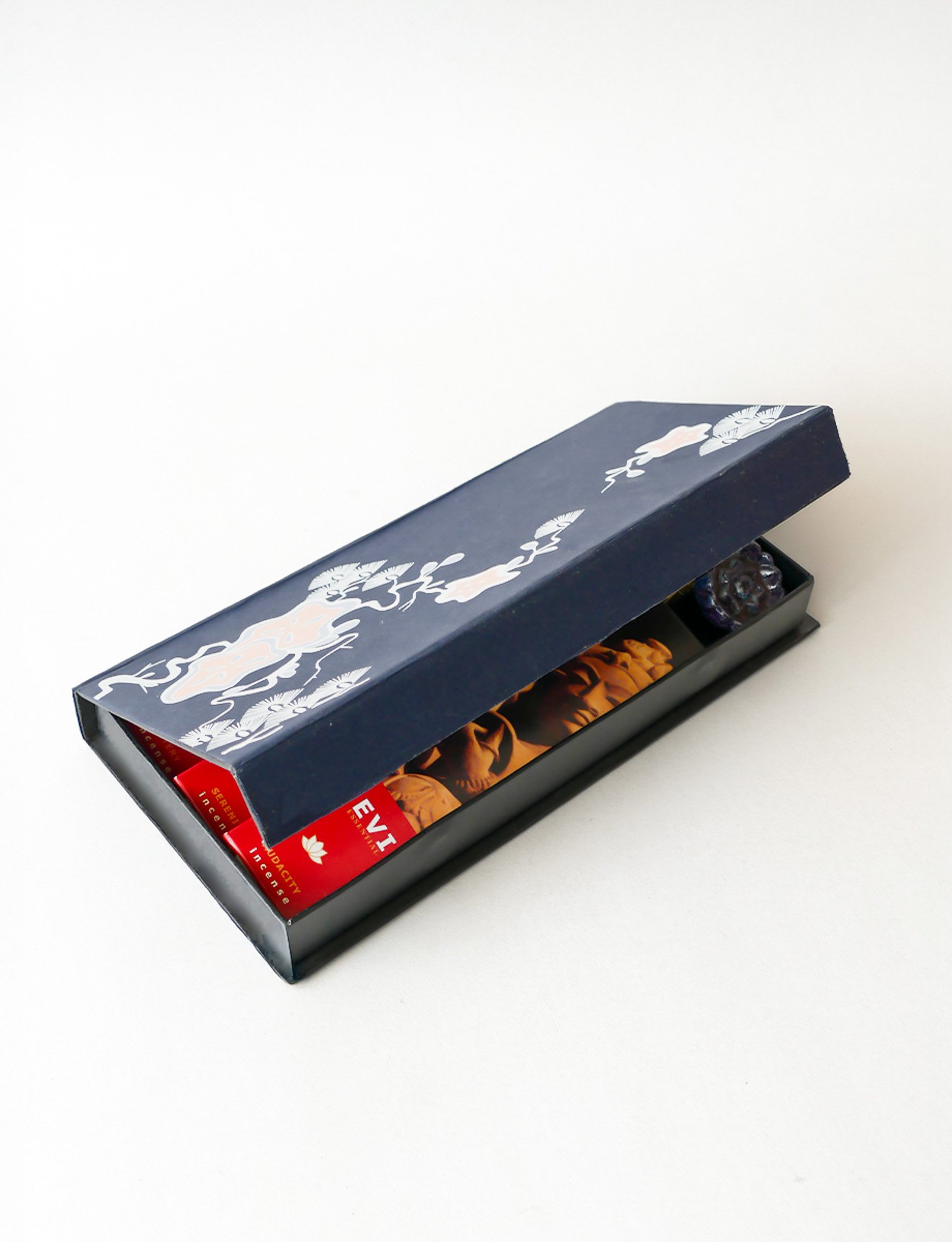 Devi Gift Set – The Spirit of Divine Fragrance view 3