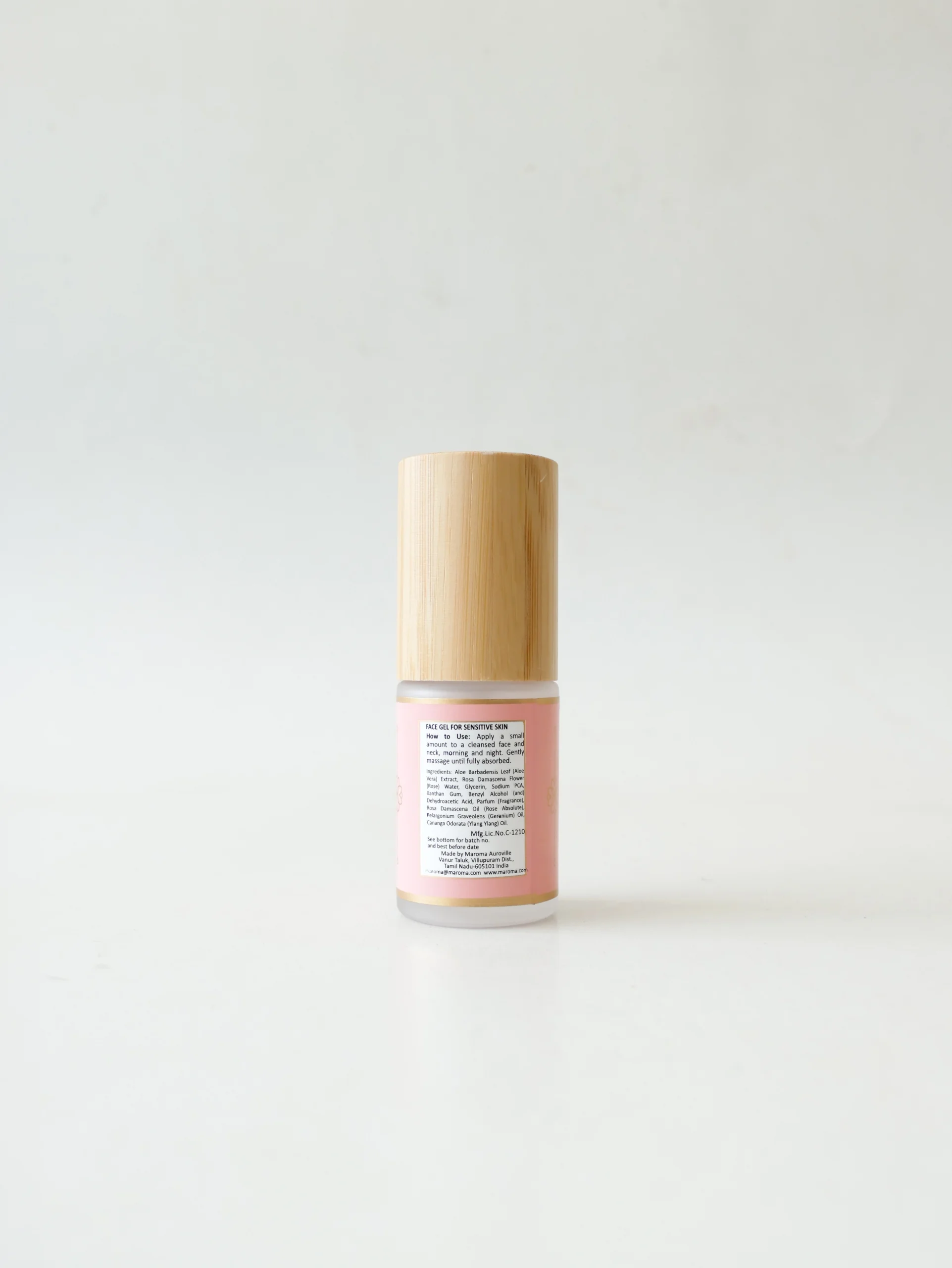 Face Gel with Rose Absolute & Aloe Vera Extract view 4